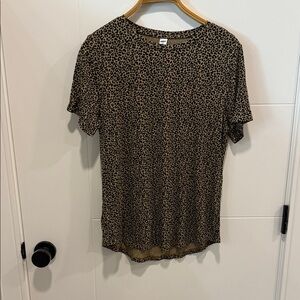 Old Navy Leopard Print Short Sleeve Tee size medium NWT